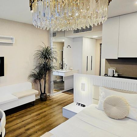 33 Luxury Apartamento Batumi Exterior foto